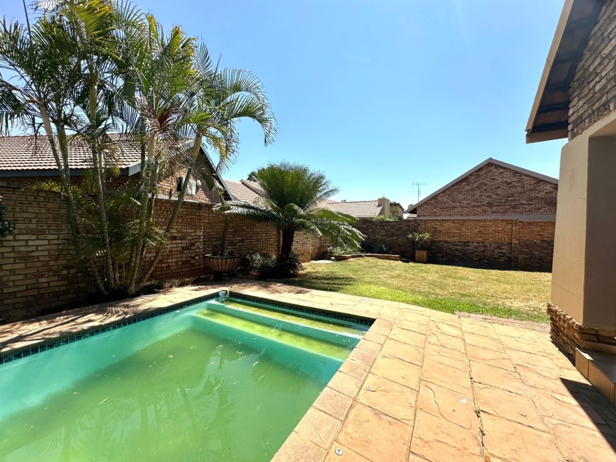 3 Bedroom Property for Sale in Waterval East North West